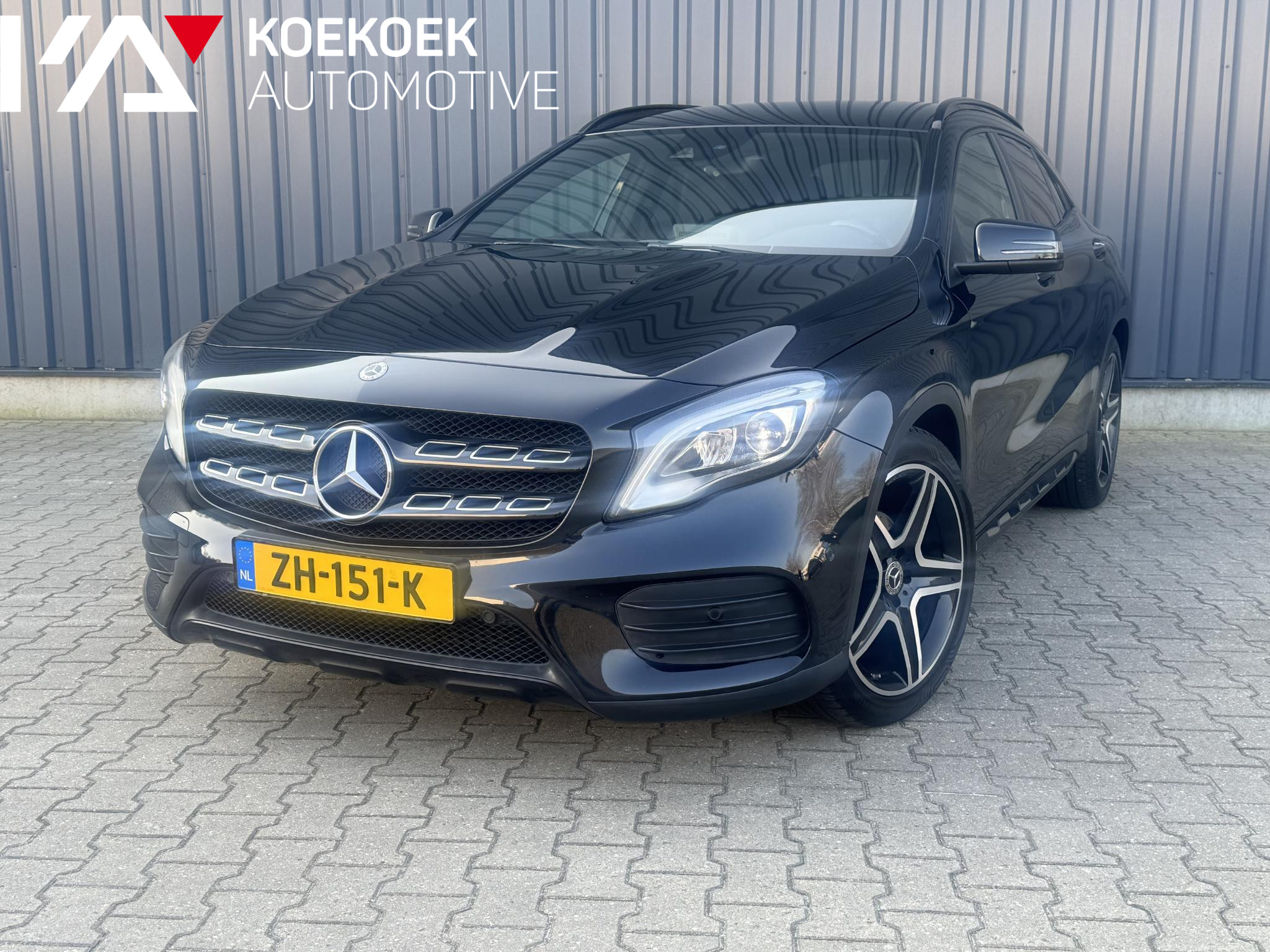 Mercedes-Benz GLA 180 Business Solution AMG Night Upgrade