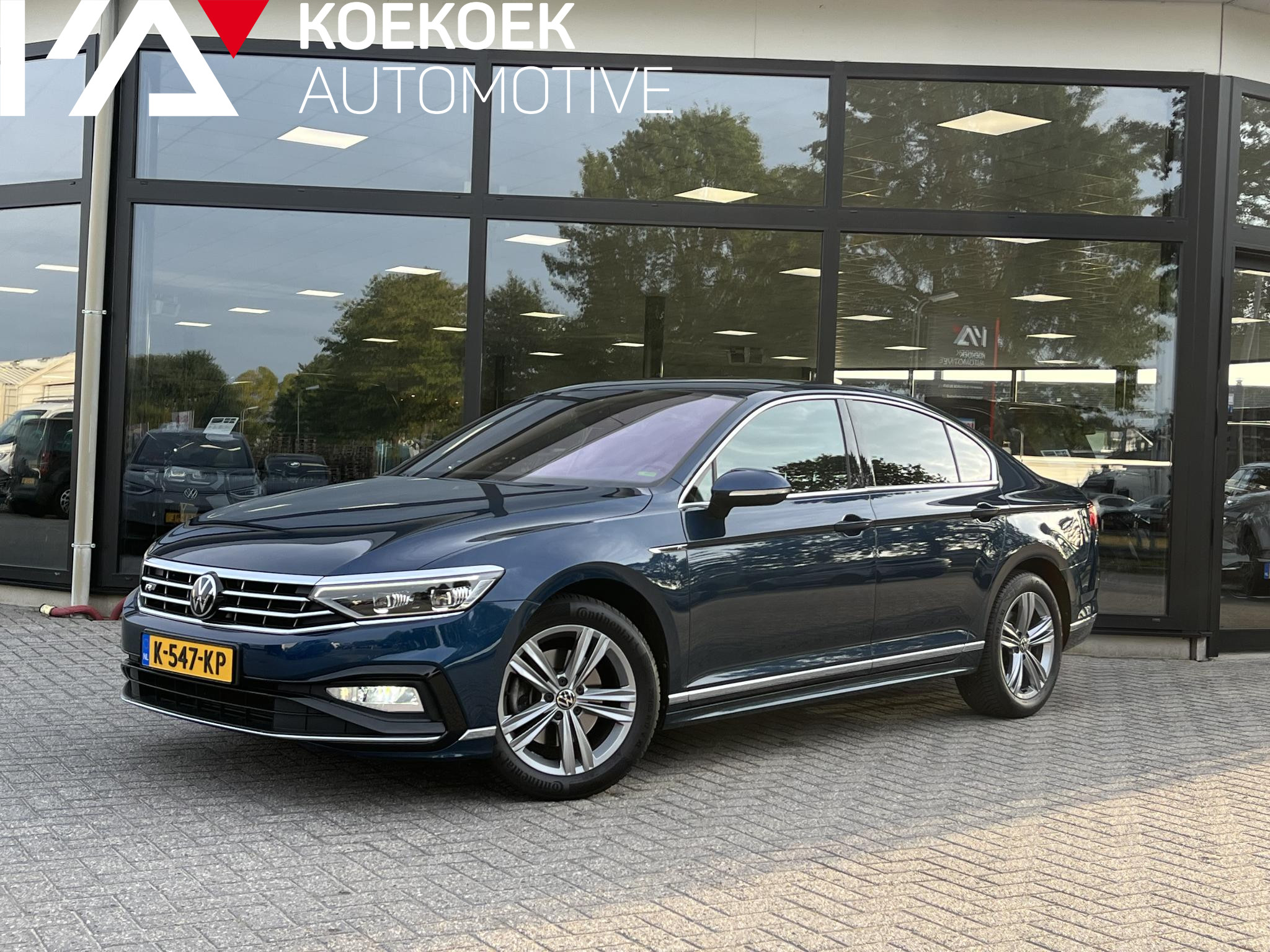 Volkswagen Passat 1.5 TSI R-Line Business +